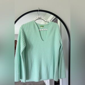 Cashmere v neck bell sleeves